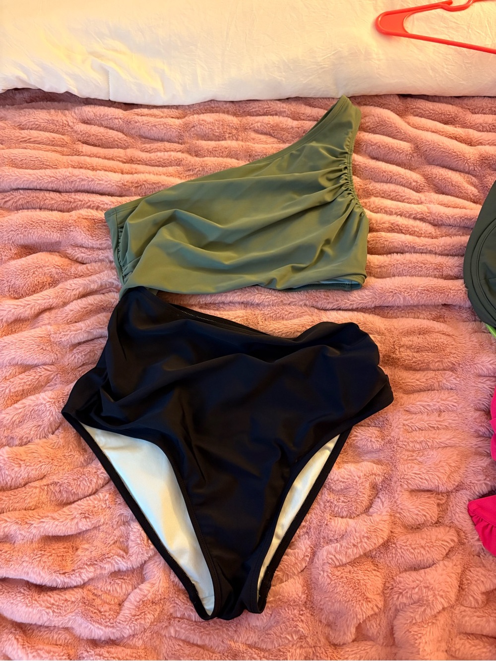 Cupshe Olive Green and Black One-Shoulder One-Piece Swimsuit